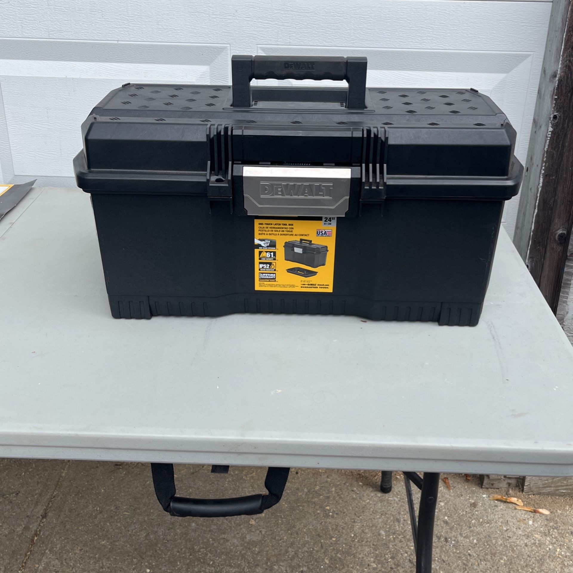 Dewalt One Touch Latching Tool Box