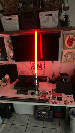 Galaxy’s edge Darth Maul Shadow saber FULLY WORKING with accessories
