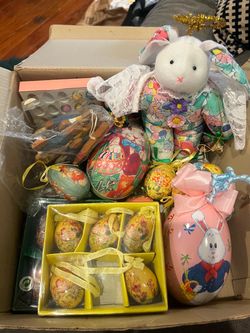 Vintage Easter Decor Lot - Decoupage Eggs & Tins⁠