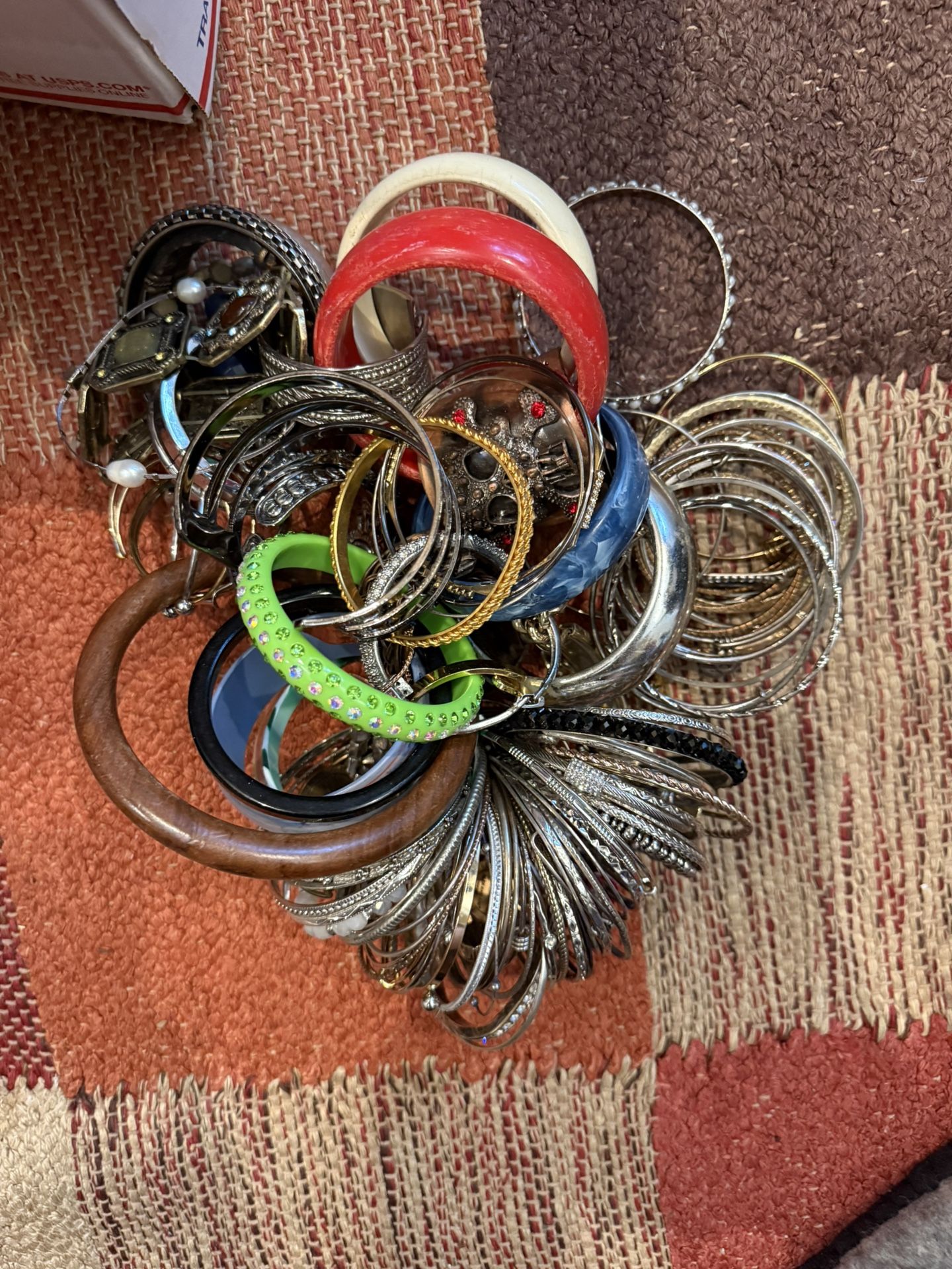 🌈 Huge Mixed Bracelet Lot – 40+ Pieces! Wood, Metal, Vintage, Boho & More 🌟