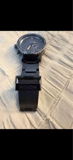 Nixon watch black