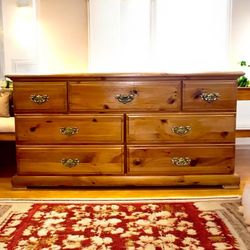 1970’s Mastercraft SJ Bailey & Son 7 Drawer Pine Dresser