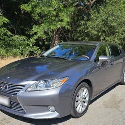 Luxury model 2015 Lexus Es300h 
Hybrid 
