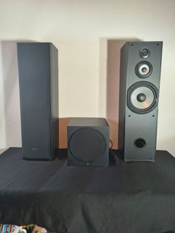 2 SONY Floor Standing Speakers & Yamaha  (YST-SW012) Subwoofer