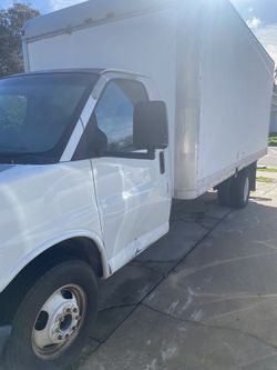 Box Truck GMC Savanna 