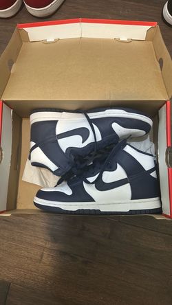 Nike dunks: new shoe. Size 7 men 8.5 women
