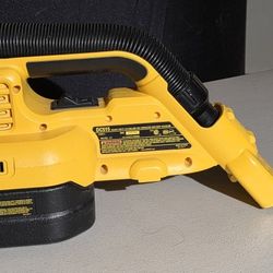 Dewalt 18V Wet/Dry Portable Vacuum 