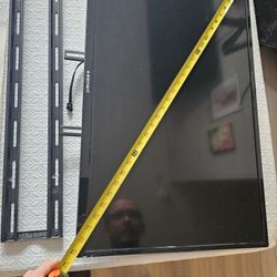 Element Flat-Screen 32-Inch Television 