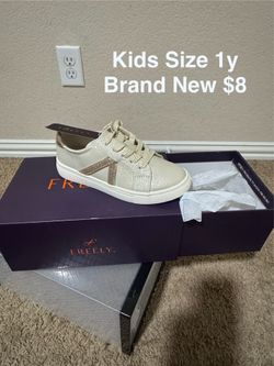 Kids/Girls Brand New Freely Shoes. Size 1y