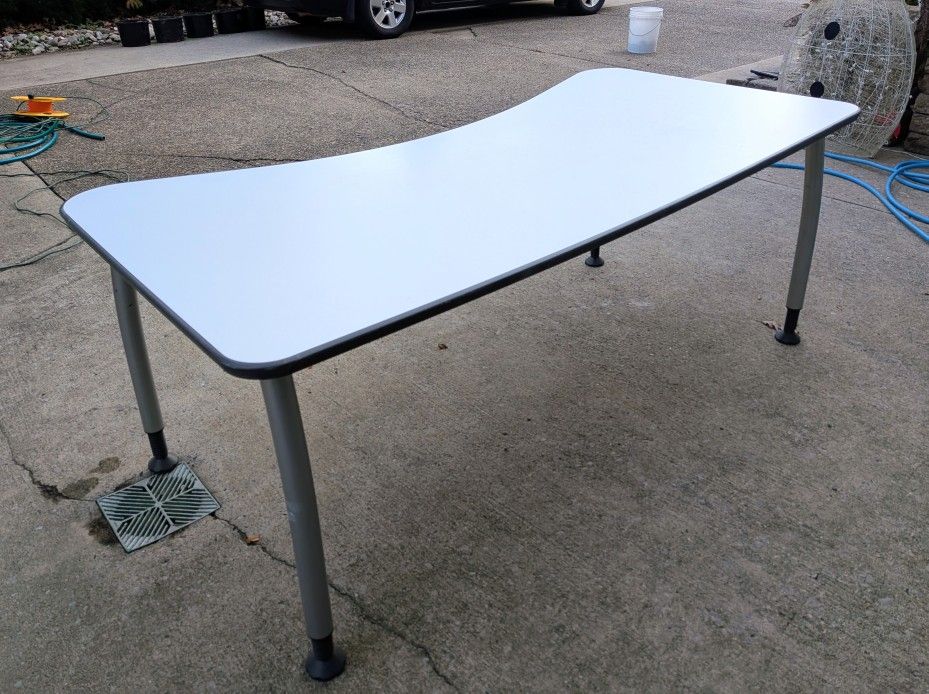 Contoured Desk, 72" Wide, Excellent Condition, Lrg Work Surface, Adjust Levelers. $125 or Best Offer