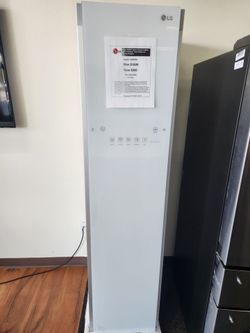 Styler SMART Steam Closet in White with TrueSteam Technology and Moving Hangers