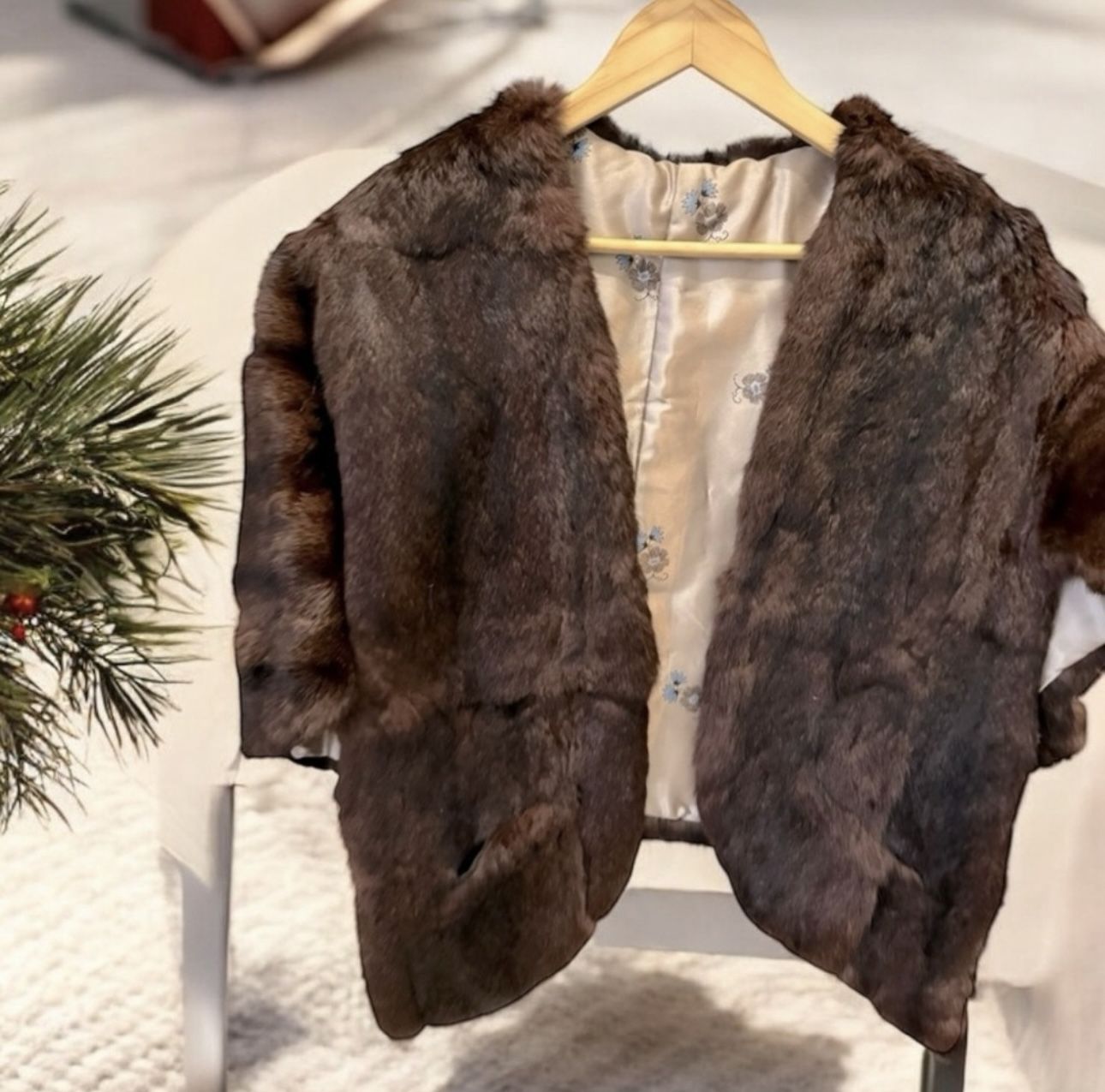 Fur Coat/Shawl its very delicate and classy. See details I believe it's a one size fits all EUC NOTE: SLIGHT SEPARATION ON THE BOTTOM OF THE LEFT SIDE
