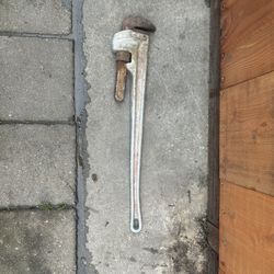 36 Inch Aluminum Rigid Pipe Wrench