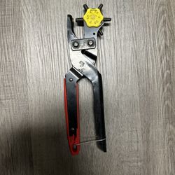 Rotary leather hole punch tool