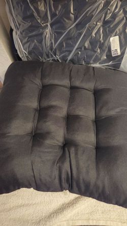 Black Tufted Square Seat Cushion