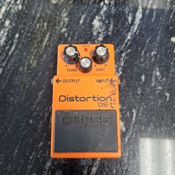 BOSS EFFECTS DS-1 DISTORTION PEDAL