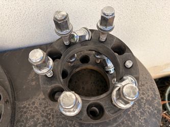 Wheel Spacers with Lug Bolts