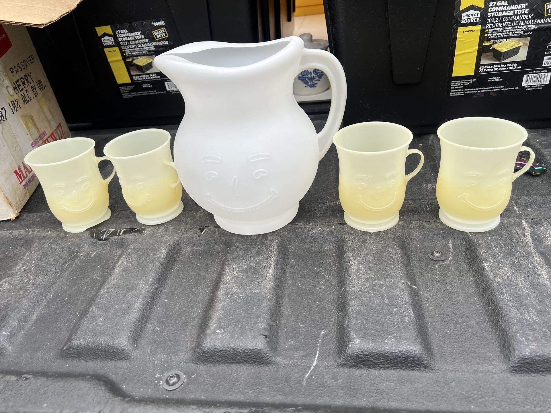 Kool Aid Man Plastic Pitcher And 4 Cups Set Kool-Aid Promo Vintage Retro 80s