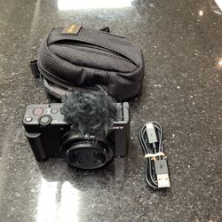 Sony ZV-1F Vlog Camera for Content Creators 110659-1 JAR