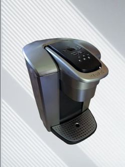 Keurig Elite + Reusable K Cup + K Cup storage w/ an assortment