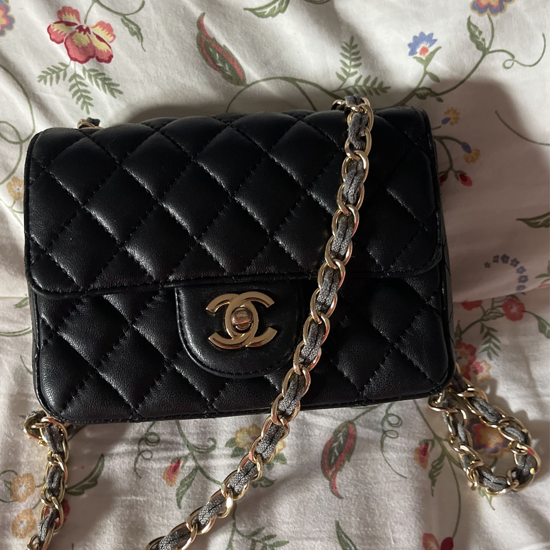 Authentic Chanel Clam Shell Bag W/3 Handle S for Sale in Miramar, FL -  OfferUp