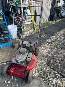 TORO COMERCIAL HONDA GXV160   21” lawnmower