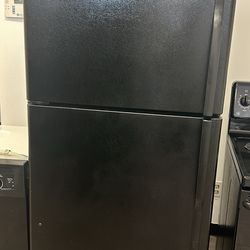GE Top And Bottom Refrigerator 