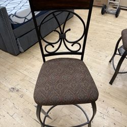 Counter Height Chairs 2 Available To Pick Up On Clearance