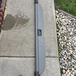 2003 Yukon Retractable trunk cover