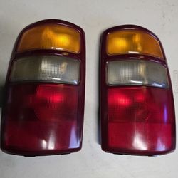 Chevy Tahoe 2000-2006 Taillights OEM