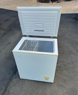Freezer household deep chest (delivery available)