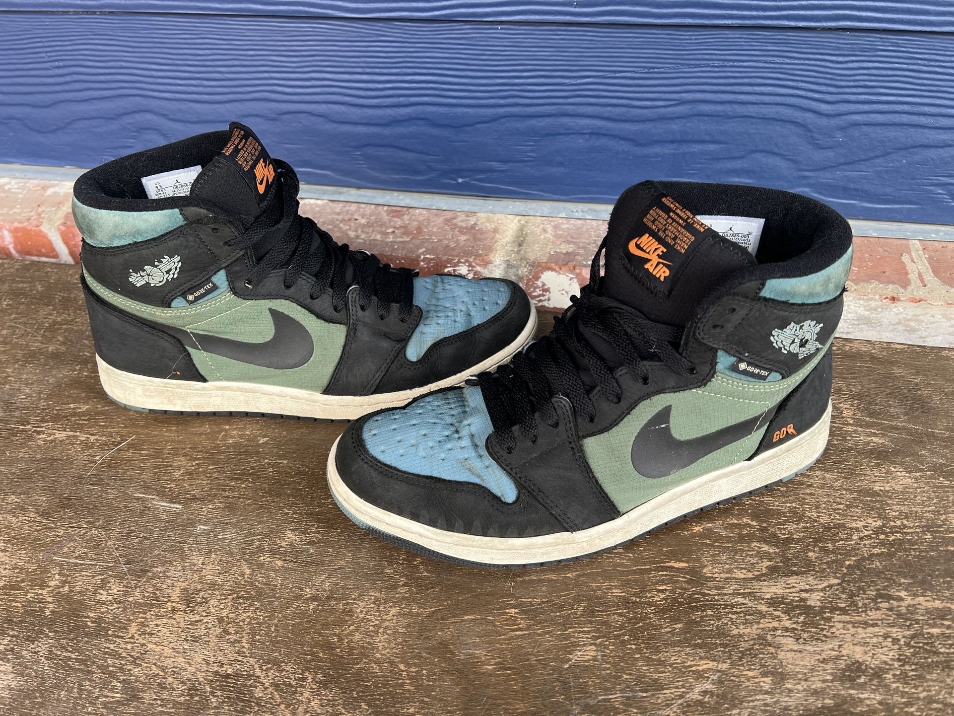 Nike Element Jordan’s Size 9.5 Boys Shoes