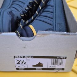 Boys Adidas Size 2.5 (Big Boy)