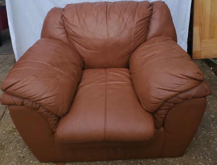350.00 Modern Orange-Brown Couch – Stylish & Comfortable Seating