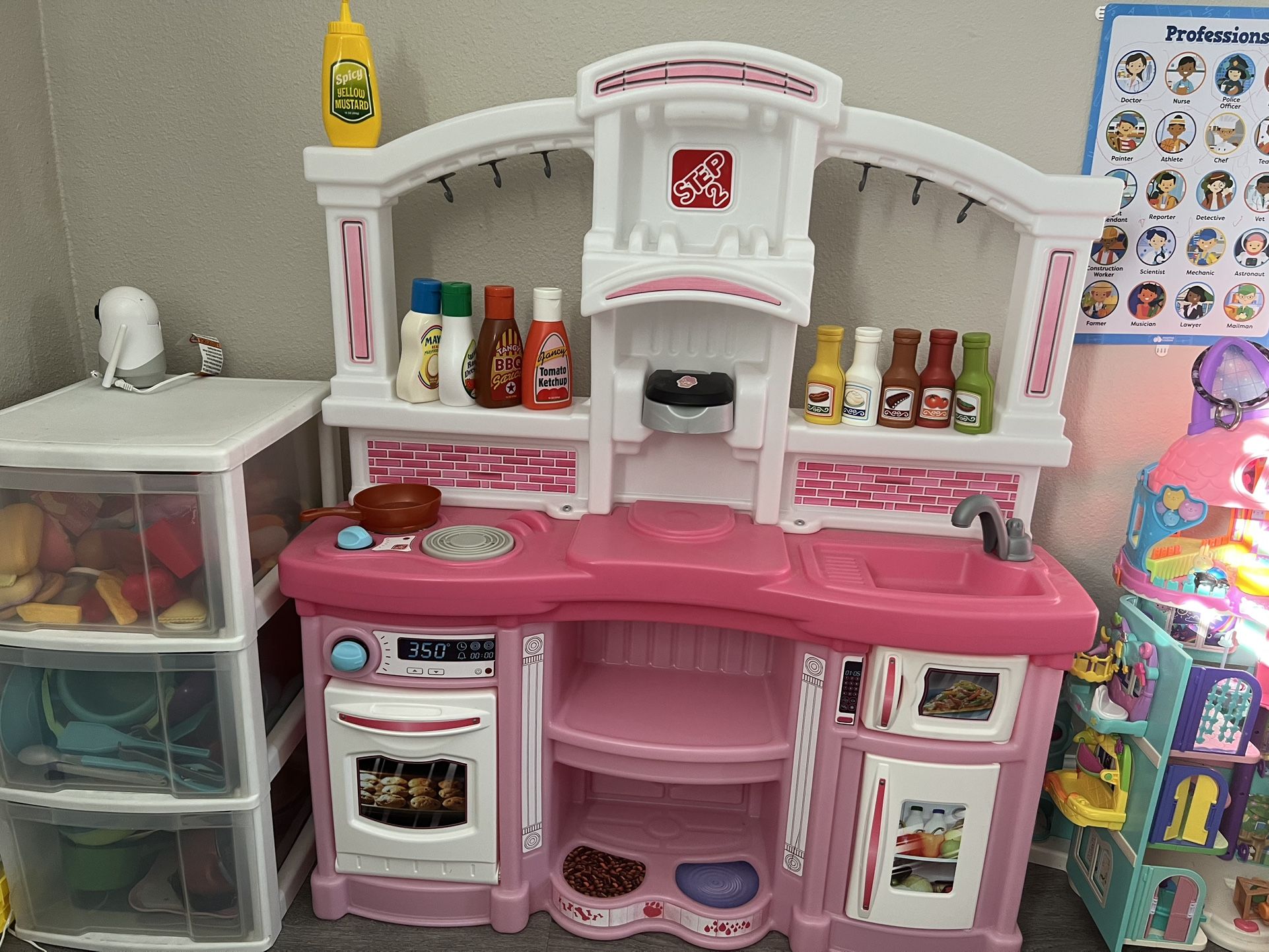 Kids Plat Kitchen W/ All The Accessories
