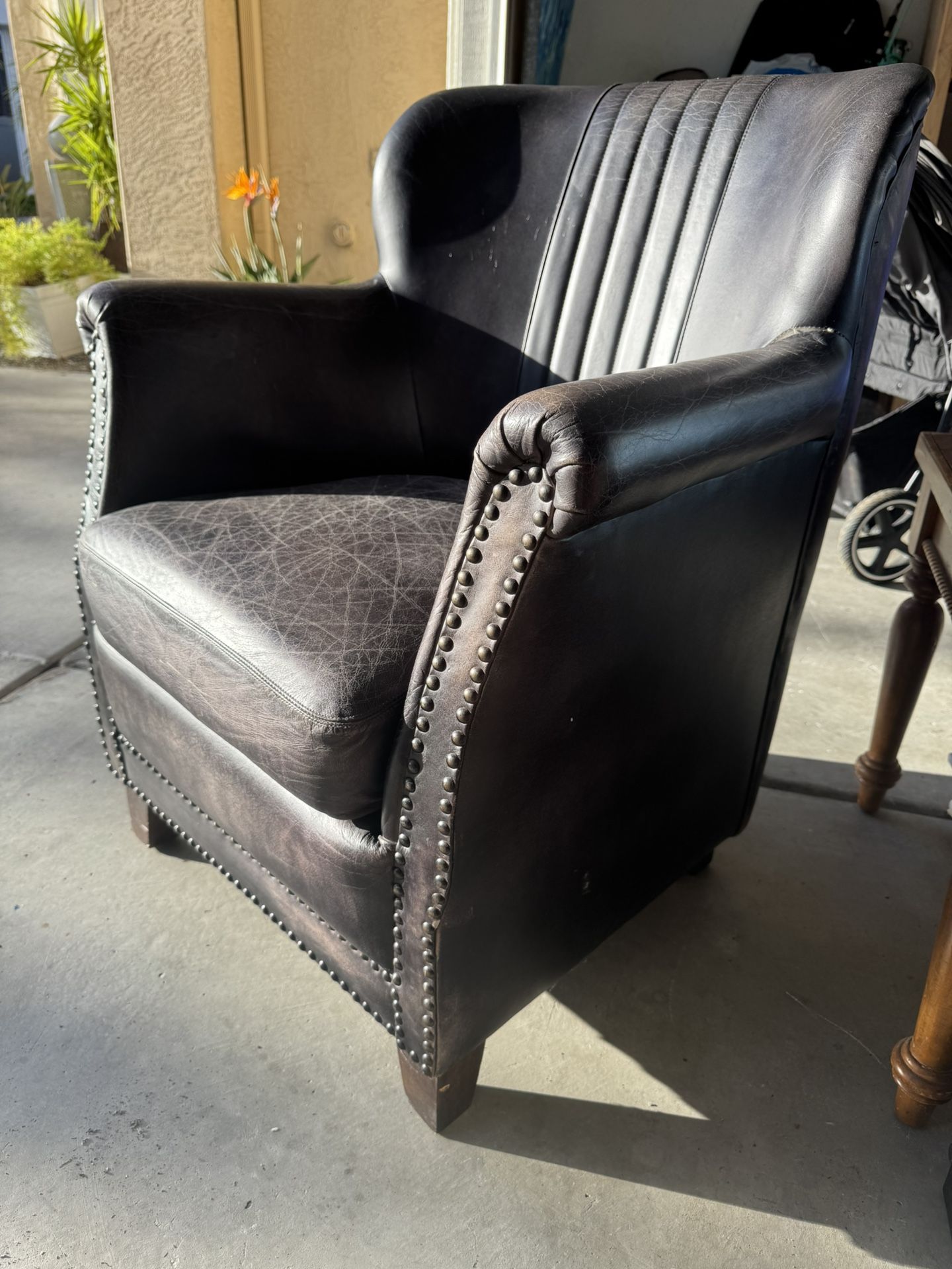 leather chair,