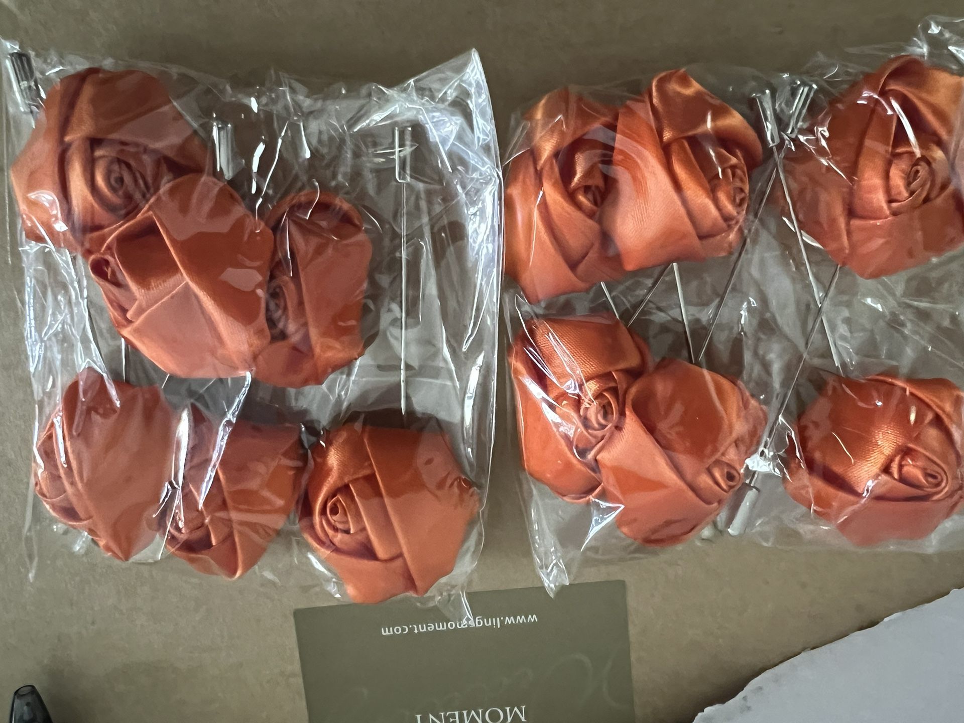 12 Orange Pin Boutonnieres