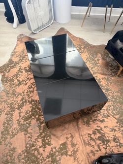 Black High-Gloss Coffee Table with storage