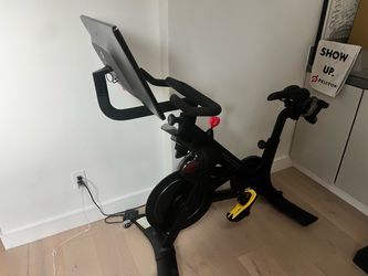 Peloton Indoor Exercise Bike with Screen