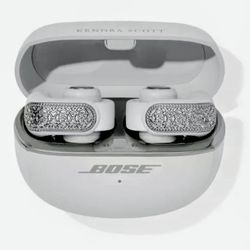 Bose x Kendra Scott Ultra Open Earbuds - Rhodium Filigree.
Brand New! sealed box limited edition