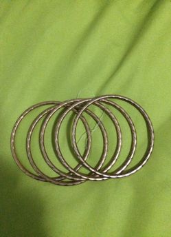Gold tone fashion bracelet