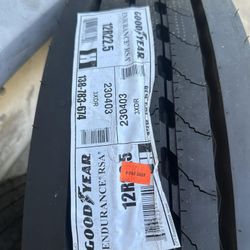 12-R22.5 Goodyear 