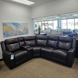 5-pc Leather Sectional w/ 2 power recliners  - Addyson 