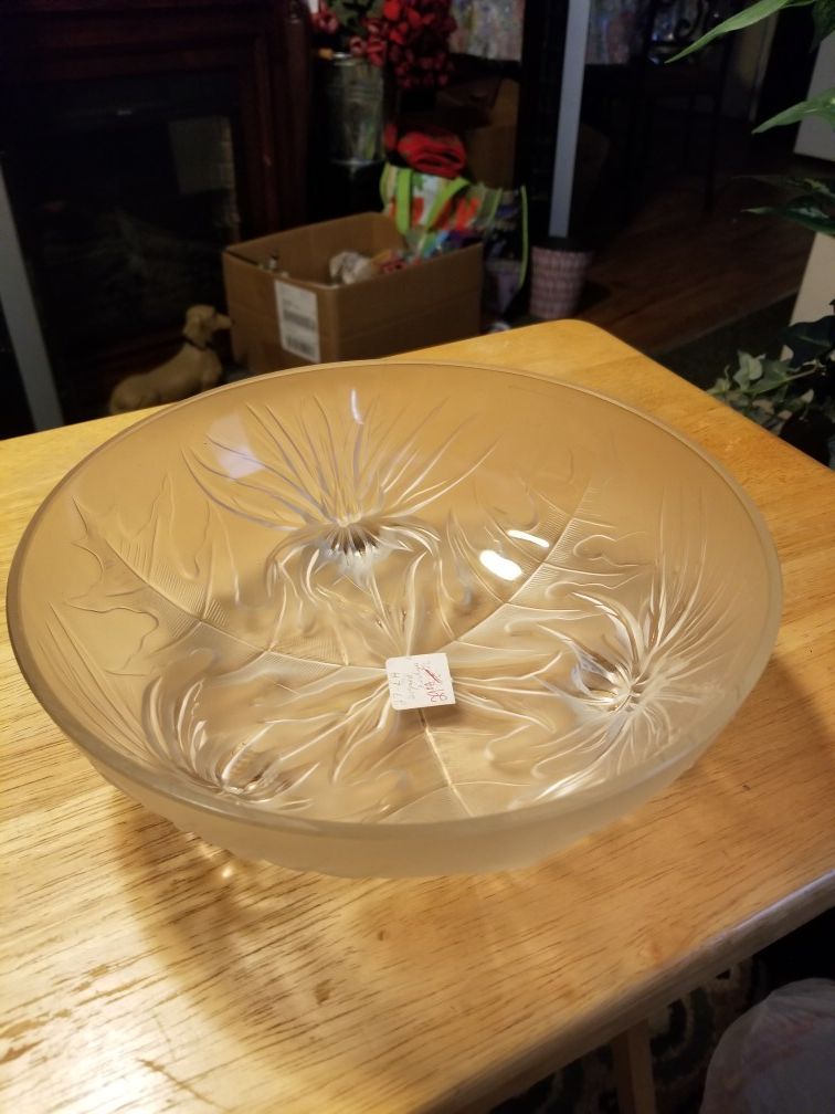 Beautiful Signed Verlys Glass Bowl.