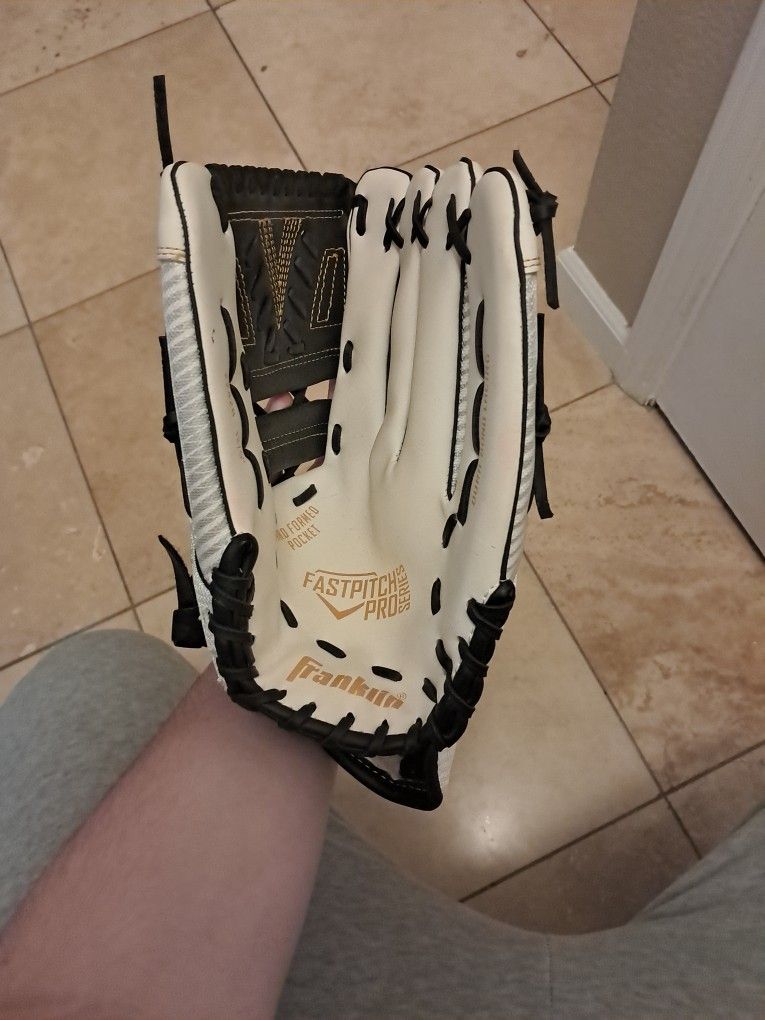 Franklin Sports Fastpitch Pro Series Softball Glove. 