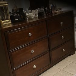 Bedroom Queen Size