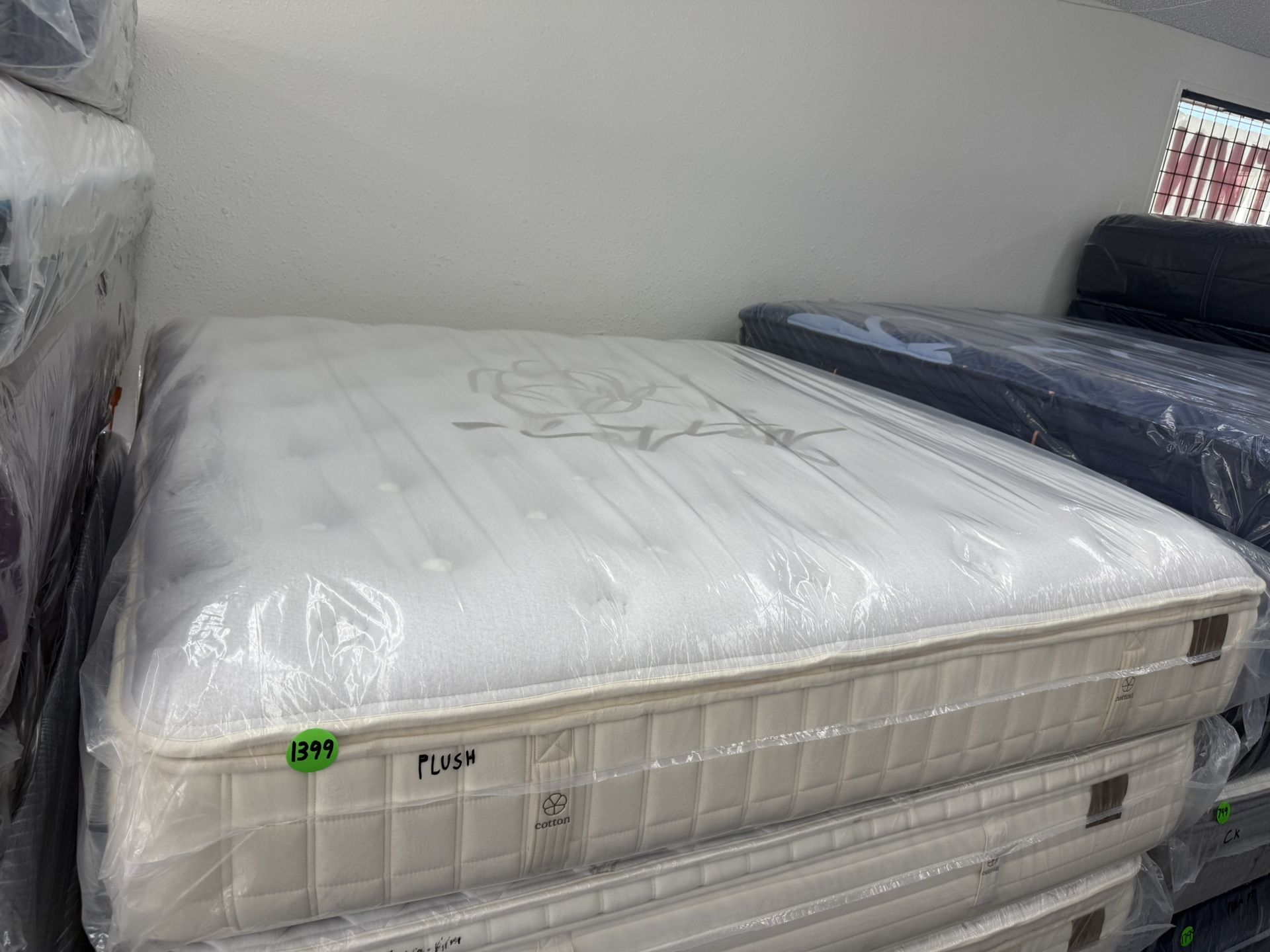 KING SIZE KING KOIL NATURAL COLLECTION (PLUSH) MATTRESS & BOX SPRINGS BED SET