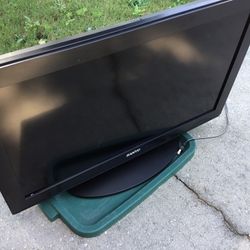 32” Sanyo Flat Screen TV.        Not Smart TV.  Ex. Cond.     $30
