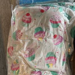 Pb Teen Full Cupcake Duvet Cover