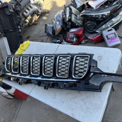 Jeep Grand Cherokee Grille Oem
